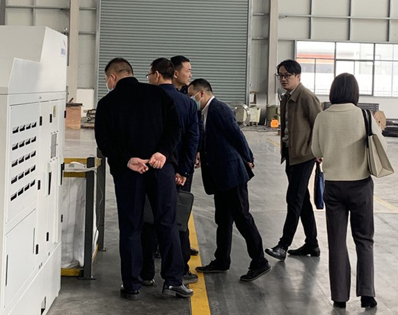 Changzhou Bureau of Industry and Information Technology leaders visited Jumeila mould intelligent production workshop